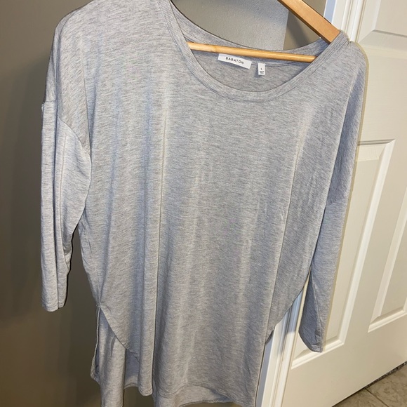 Babaton Norris T shirt in Grey - Picture 2 of 6